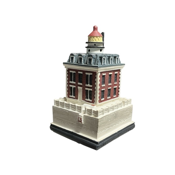 Spoontiques New London Ledge Light Lighthouse Figurine - Picture 10 of 10